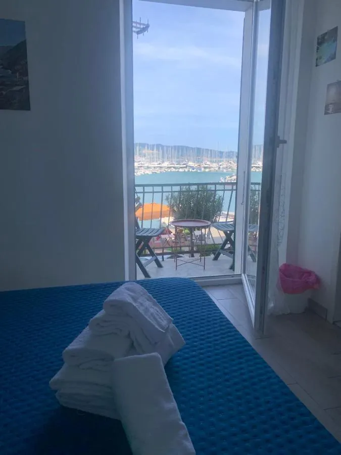 La Finestra Sul Mare Hotel Fezzano  Guest house Fezzano (Liguria)